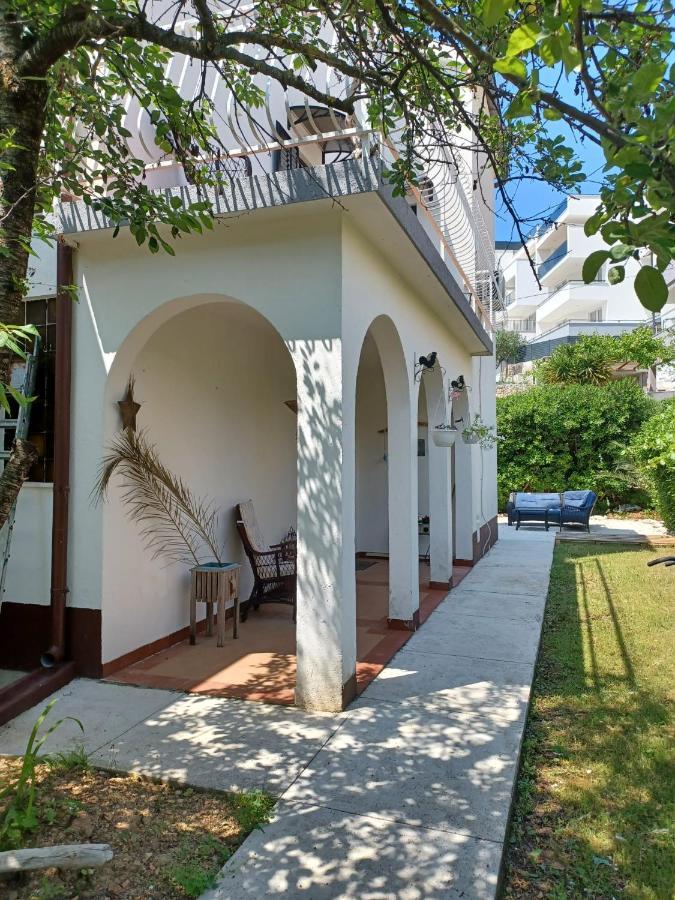 Apartment Bunjo'S Beach House Trogir Exteriér fotografie